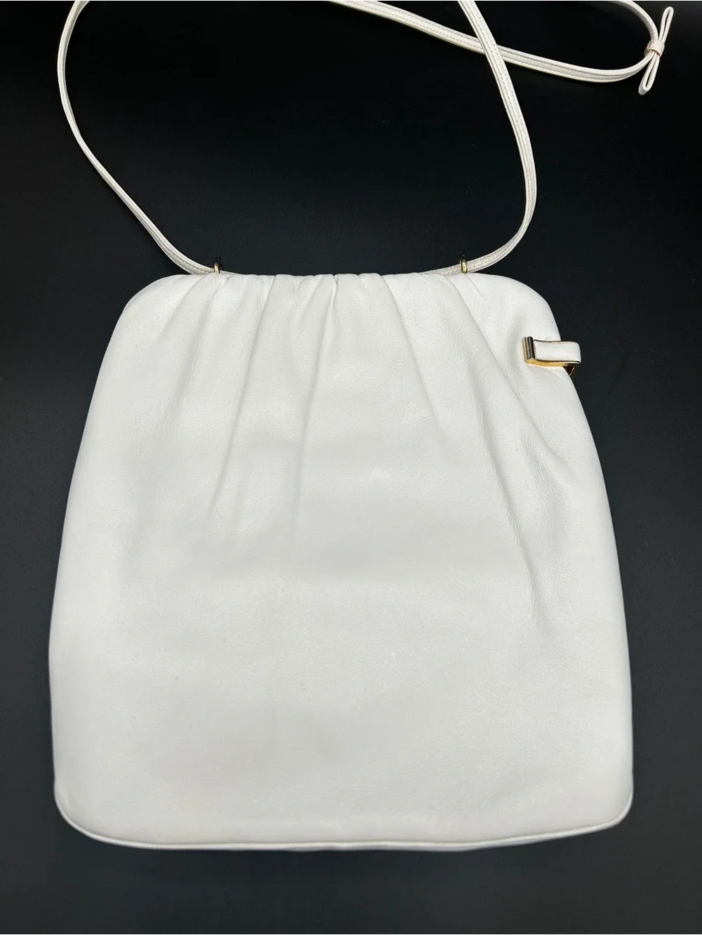 Vintage Judith Leiber White Leather Shoulder Clutch Bag Purse Gold Hardware Bow